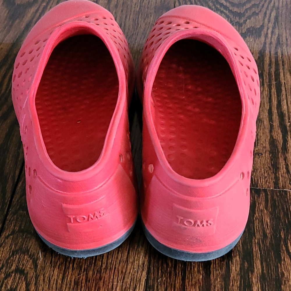 Toms - Picture 3 of 3